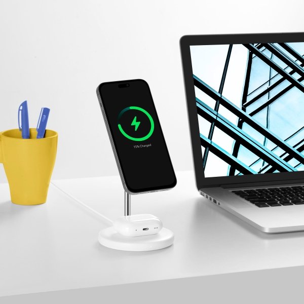 Best Buy essentials™ - 2-in-1 7.5W Magnetic Wireless Charger for iPhone 15/14/13/12 series + AirPods - White - Image 4